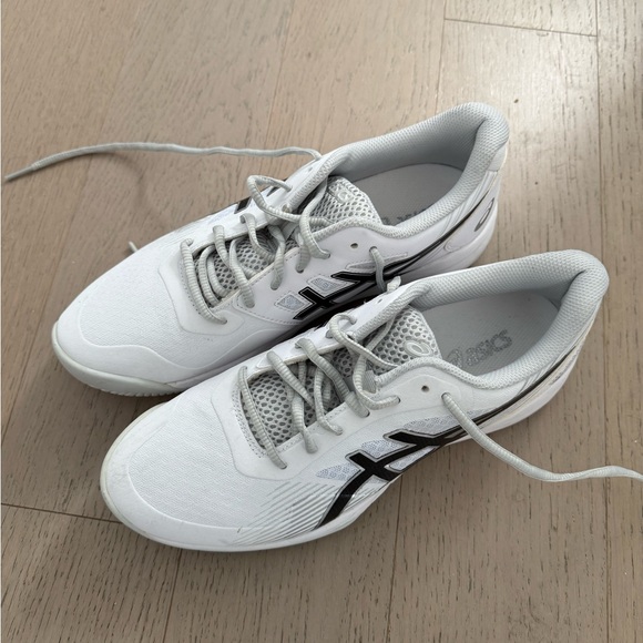 ASICS Gel Game 8 Sneakers in White & Black - Picture 3 of 7